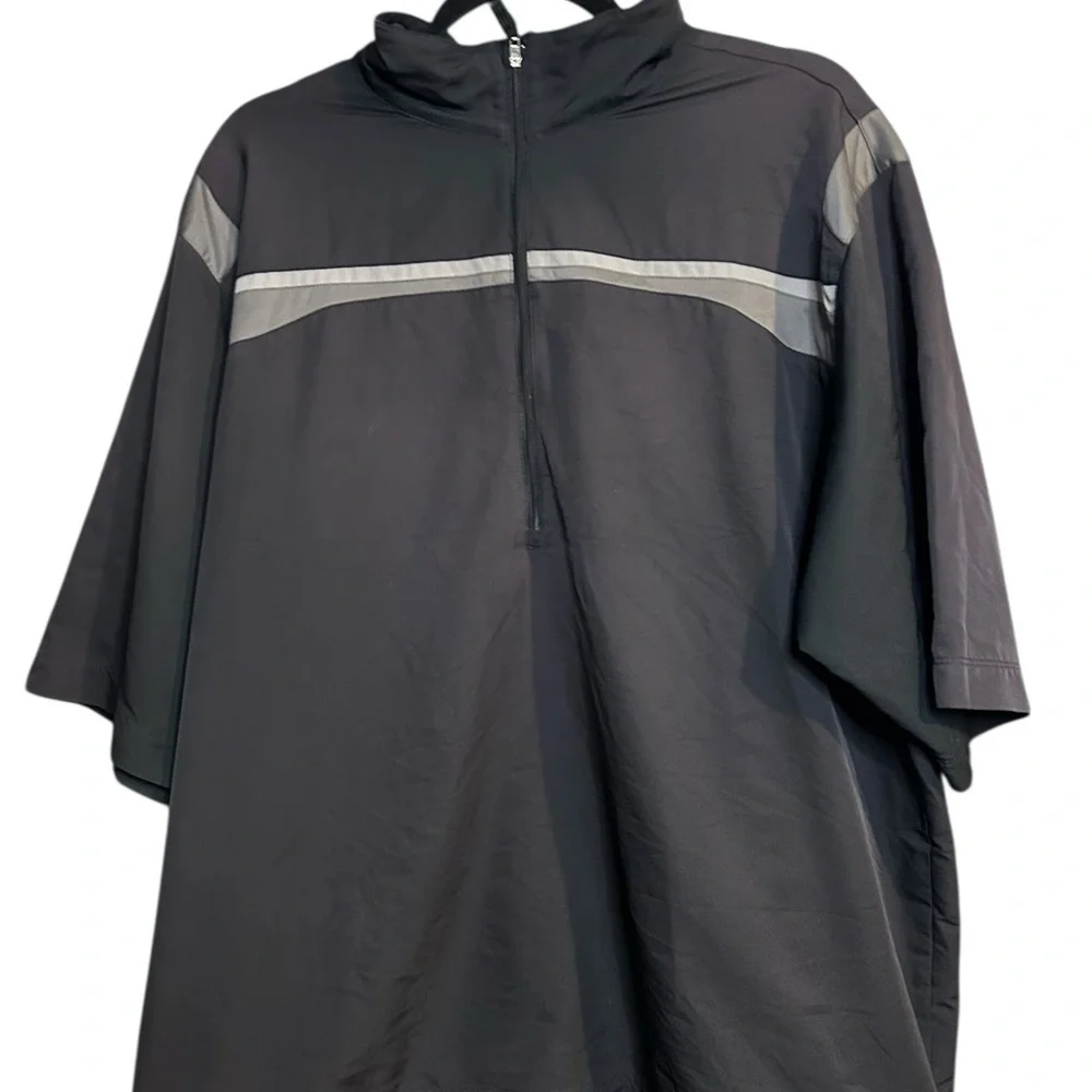 Nike Golf Men’s XL Black short sleeve 1/4 zip windbreaker pullover jacket